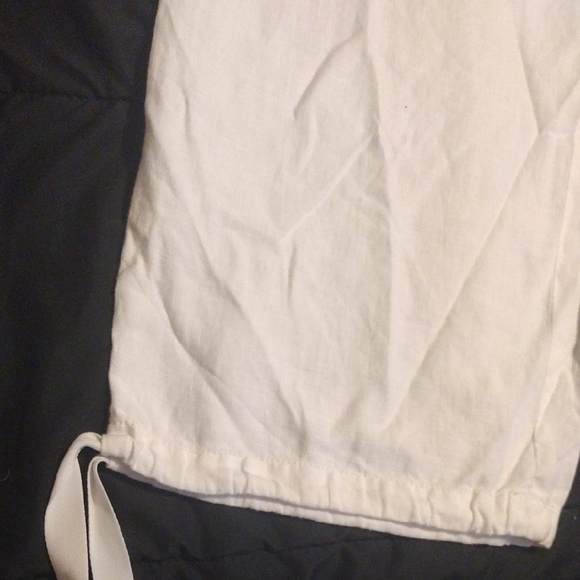 Ellen Tracy White Drawstring Capris - Picture 2 of 5